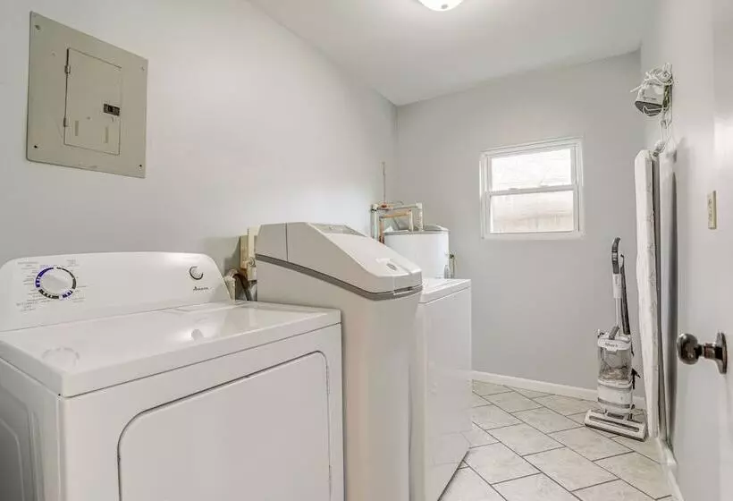 Benton Harbor Home W/ Fire Pit   2 Mi To Beach!