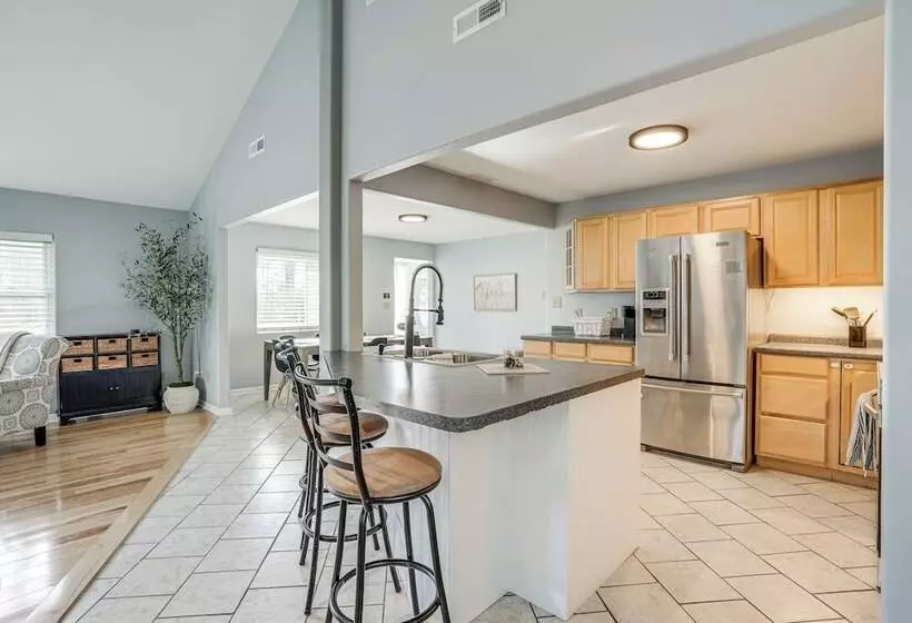 Benton Harbor Home W/ Fire Pit   2 Mi To Beach!