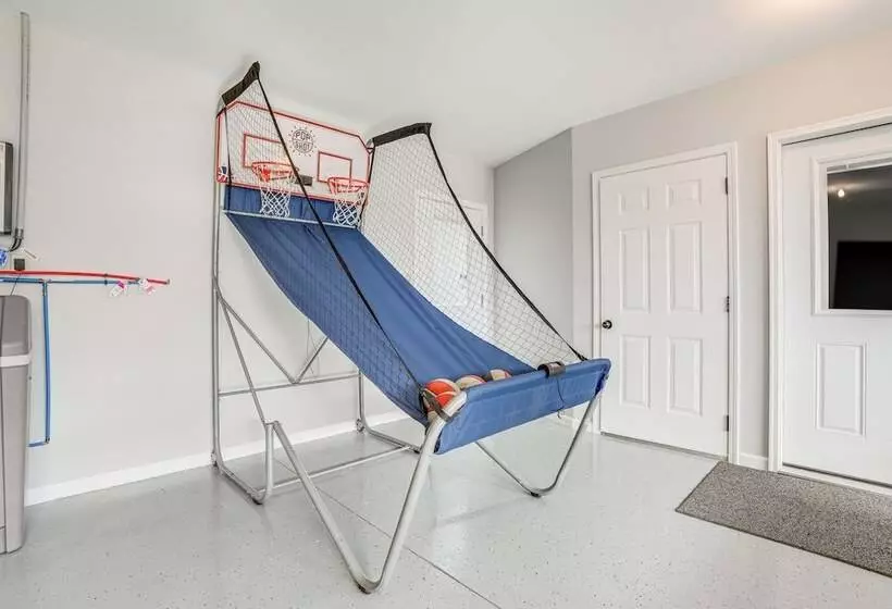 Benton Harbor Home W/ Fire Pit   2 Mi To Beach!