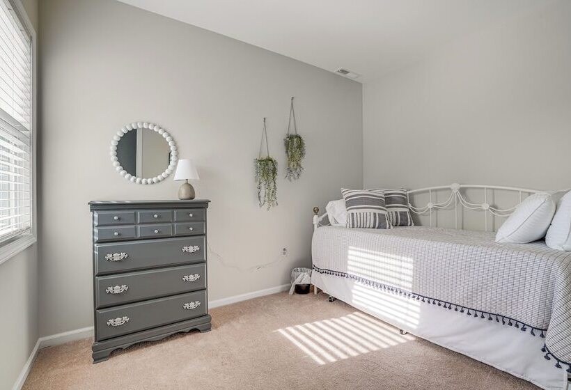 Benton Harbor Home W/ Fire Pit   2 Mi To Beach!