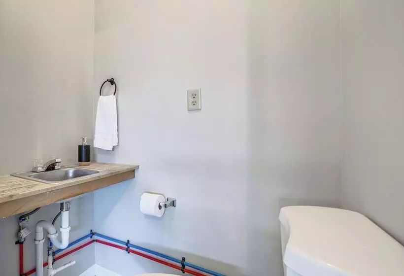 Benton Harbor Home W/ Fire Pit   2 Mi To Beach!