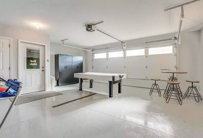 Benton Harbor Home W/ Fire Pit   2 Mi To Beach!