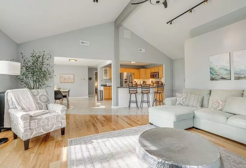 Benton Harbor Home W/ Fire Pit   2 Mi To Beach!