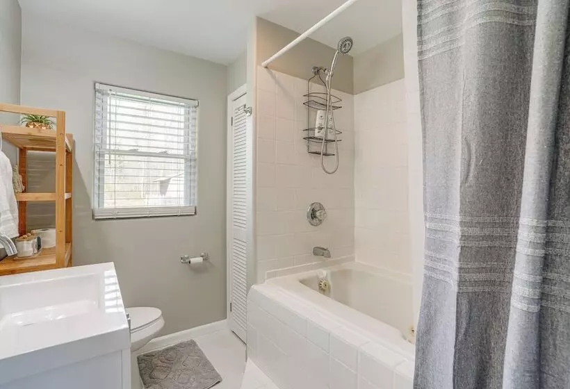 Benton Harbor Home W/ Fire Pit   2 Mi To Beach!