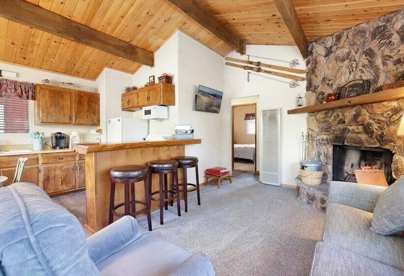 Escape In The Pines #2276