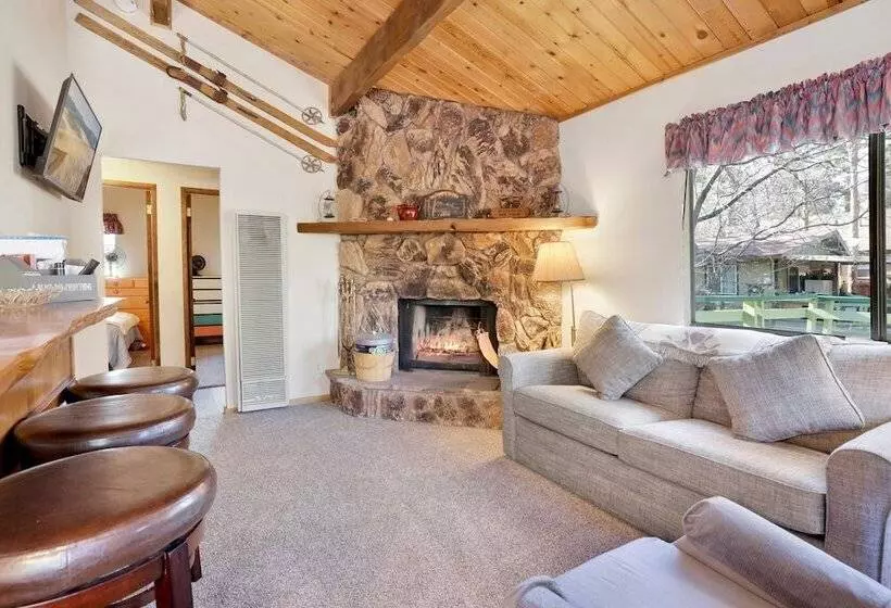 Escape In The Pines #2276