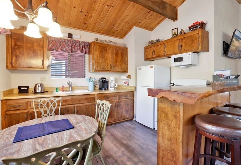 Escape In The Pines #2276