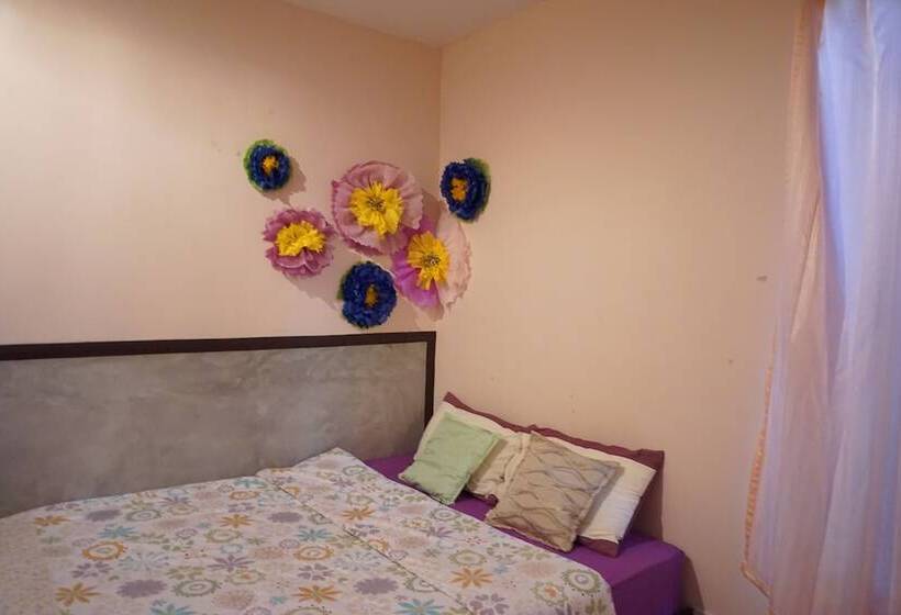 Hotelli Chiangkhan Modern Home