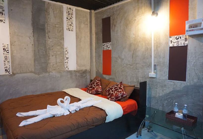 Hotelli Chiangkhan Modern Home