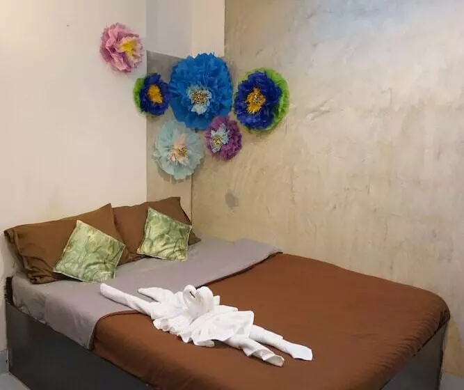 Hotelli Chiangkhan Modern Home