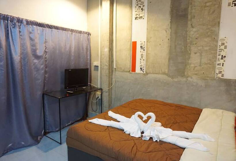 Hotelli Chiangkhan Modern Home