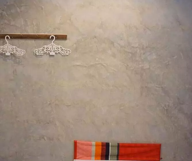 Hotelli Chiangkhan Modern Home