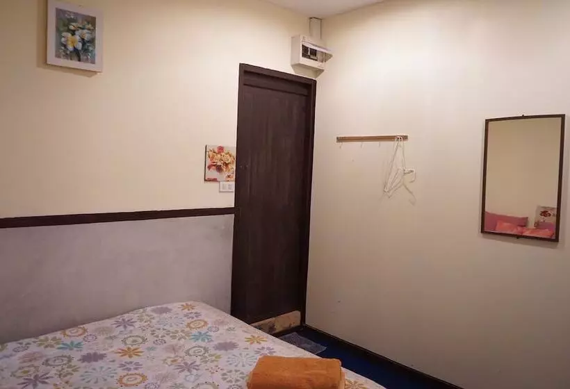Hotelli Chiangkhan Modern Home