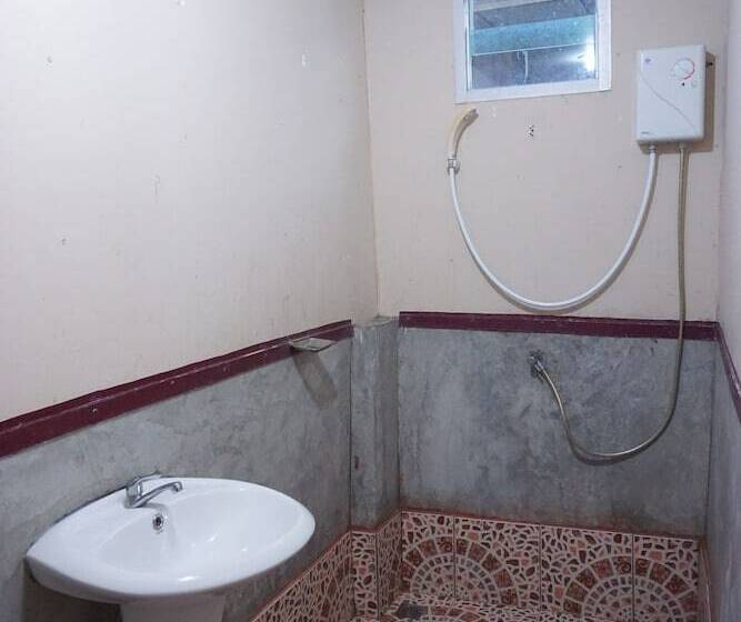 Hotelli Chiangkhan Modern Home