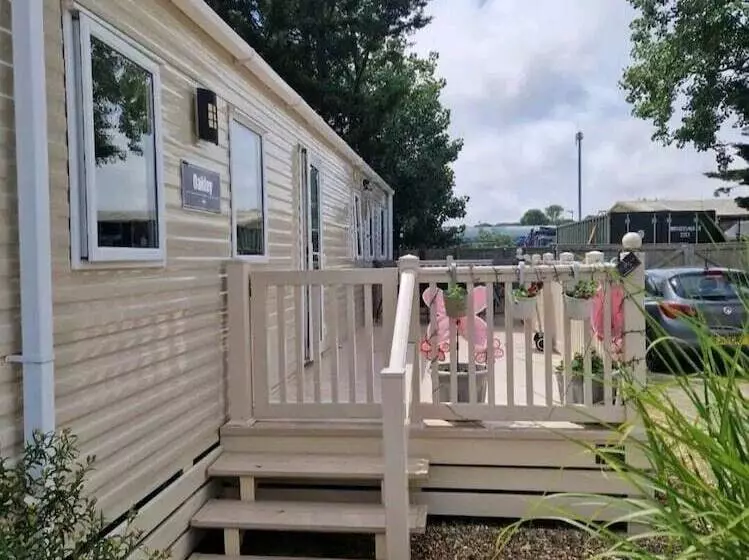 Hotelli Lovely 3 Bed Home In Rookley On The Isle Of Wight