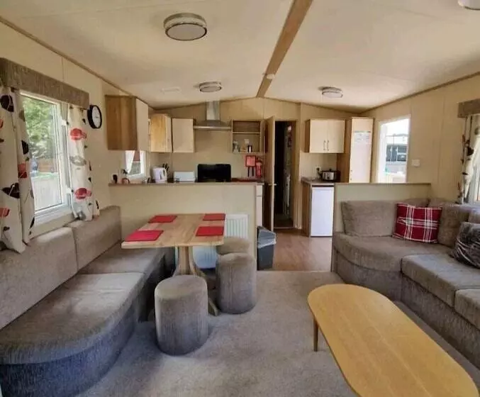 Hotelli Lovely 3 Bed Home In Rookley On The Isle Of Wight