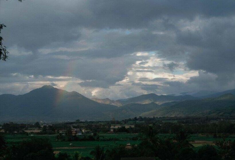 Hotelli Nala View Resort At Pua