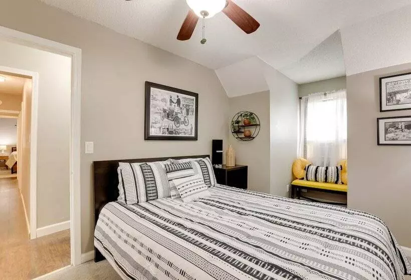 Hot Tub & Hiking Trails: Luxe Georgia Farm Retreat