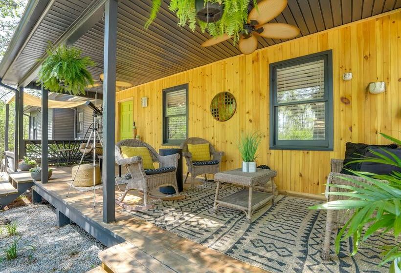 Hot Tub & Hiking Trails: Luxe Georgia Farm Retreat