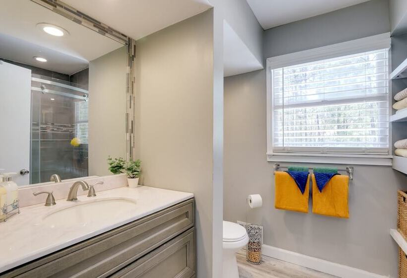 Hot Tub & Hiking Trails: Luxe Georgia Farm Retreat