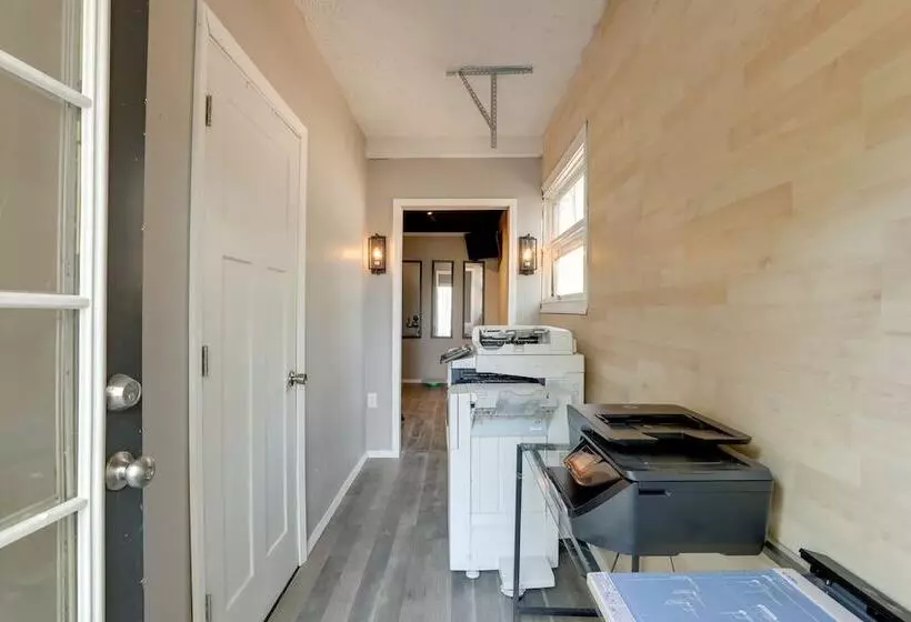 Hot Tub & Hiking Trails: Luxe Georgia Farm Retreat