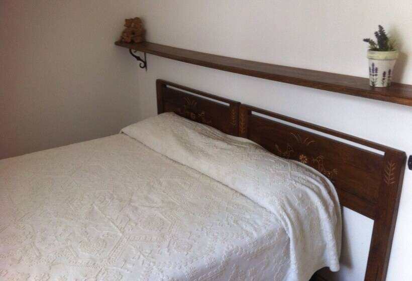 بنسيون Ai Monti Del Gennargentu