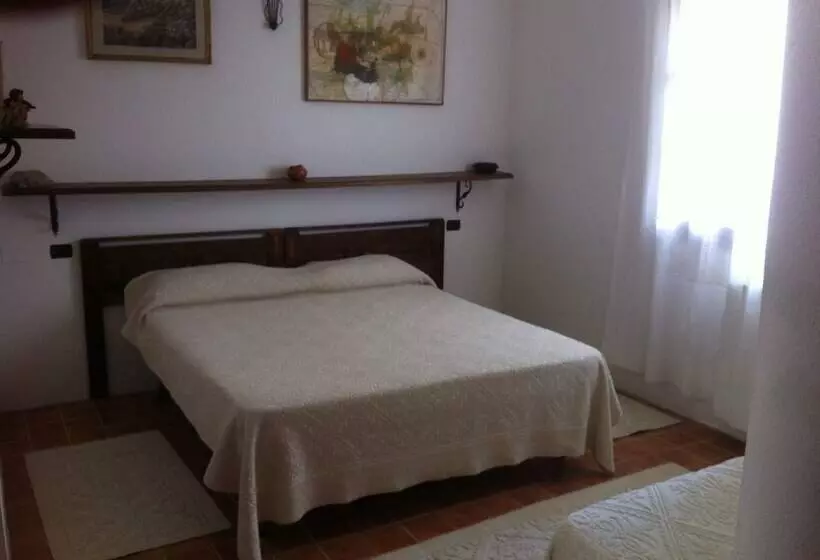 ペンション Ai Monti Del Gennargentu