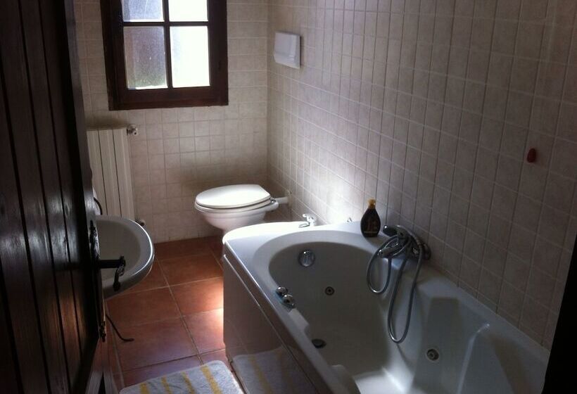 بنسيون Ai Monti Del Gennargentu