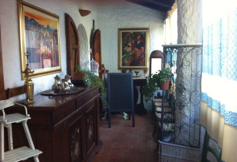 بنسيون Ai Monti Del Gennargentu