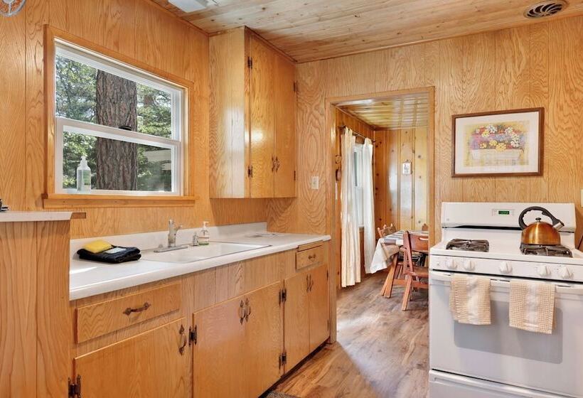 Pinglewood Cabin #2096