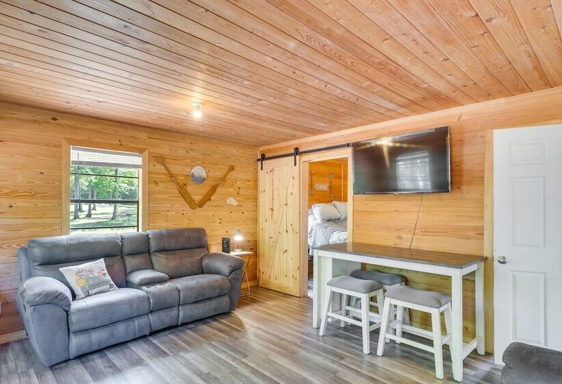 Quiet Hemphill Cabin Retreat Near Toledo Bend Lake