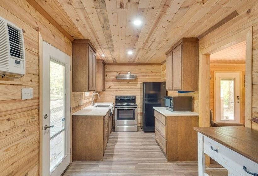 Quiet Hemphill Cabin Retreat Near Toledo Bend Lake