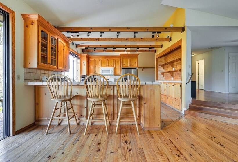 Secluded Home In The Heart Of Wine Country!