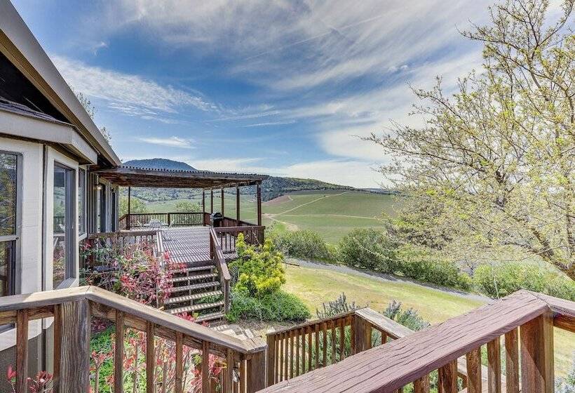 Secluded Home In The Heart Of Wine Country!