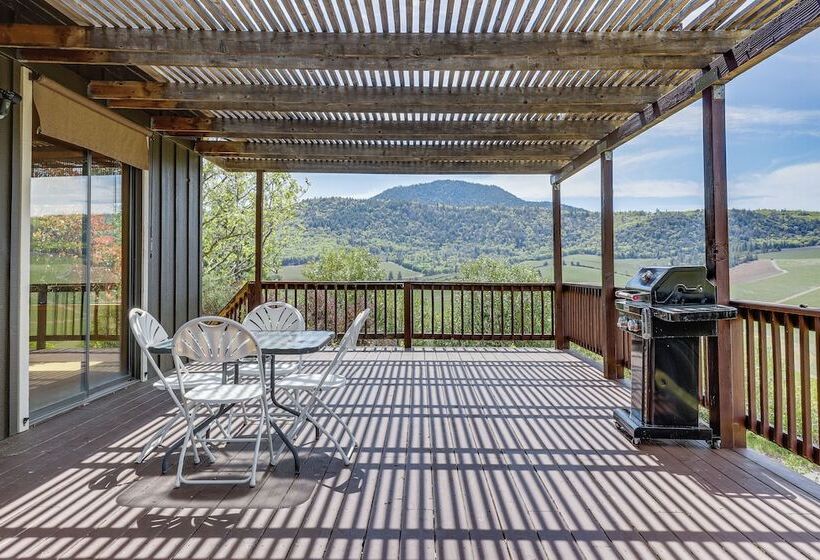 Secluded Home In The Heart Of Wine Country!