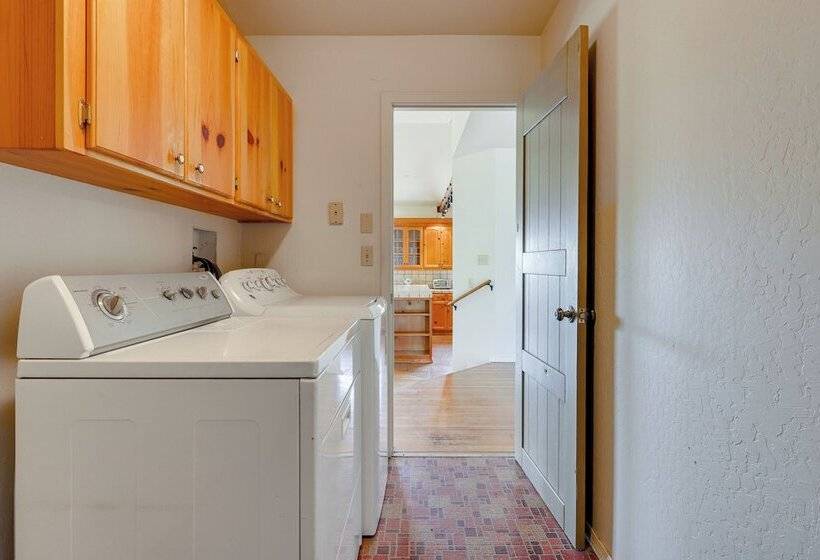 Secluded Home In The Heart Of Wine Country!