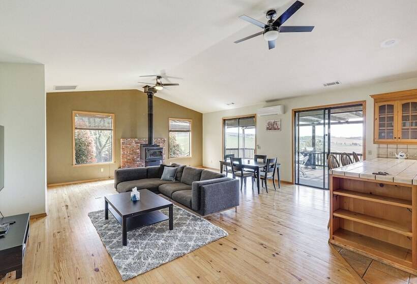 Secluded Home In The Heart Of Wine Country!