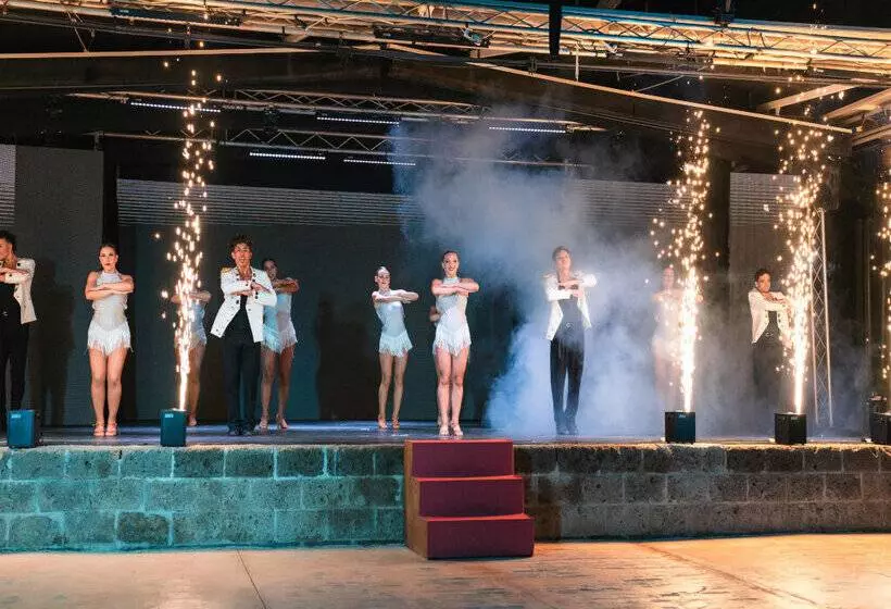 Apartamentos Magic World