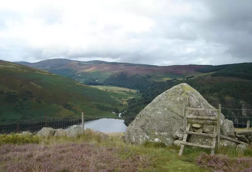 Aamiaismajoitus (B&B) Lough Dan House