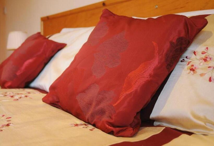 Bed and Breakfast Lough Dan House