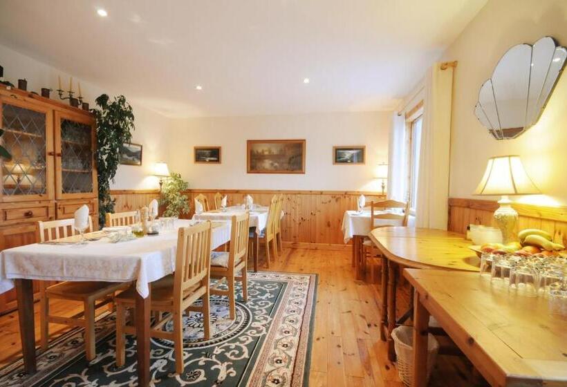 Bed and Breakfast Lough Dan House