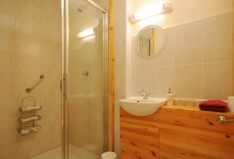 Bed and Breakfast Lough Dan House