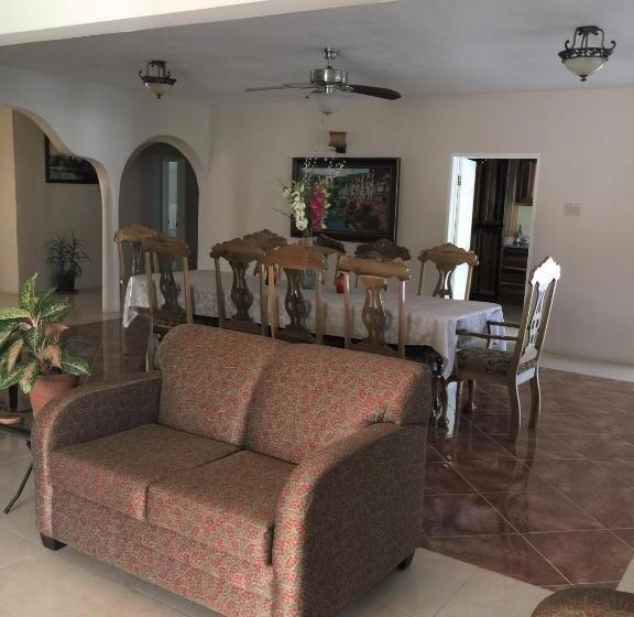 Majatalo Duncans Villa