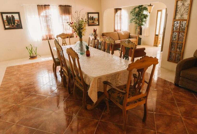 Majatalo Duncans Villa