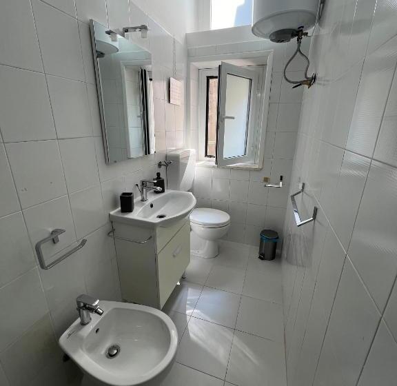 Nocleg ze śniadaniem Settetrequattro Rooms