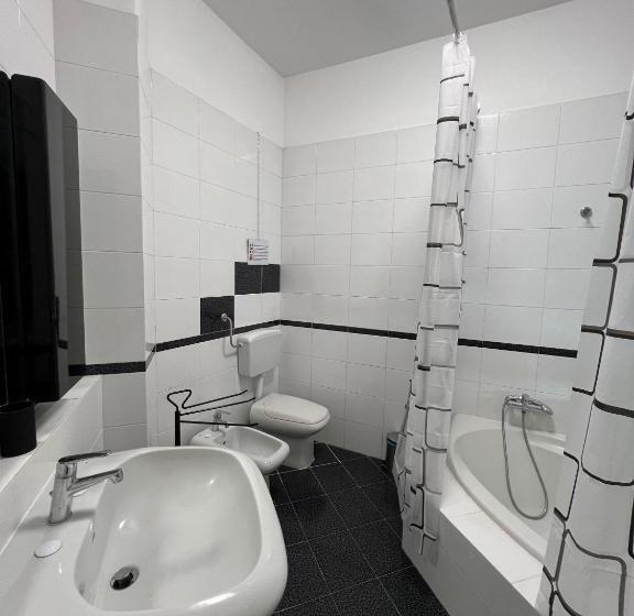 Nocleg ze śniadaniem Settetrequattro Rooms