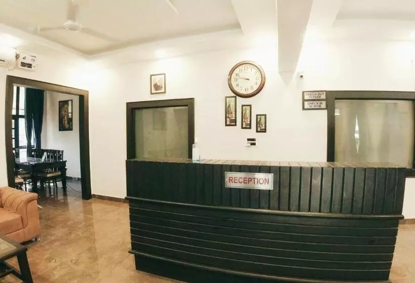ホテル Khyber Inn
