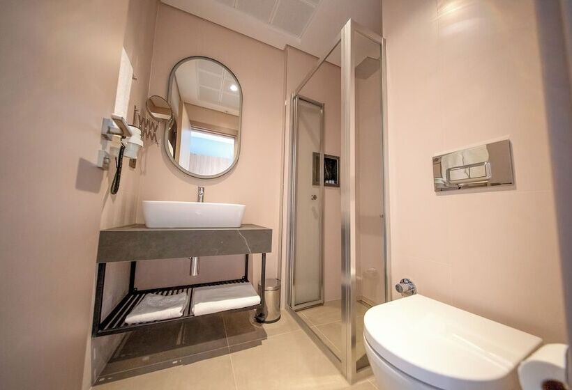 هتل The Palm Bosphorus