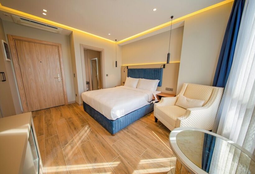 هتل The Palm Bosphorus