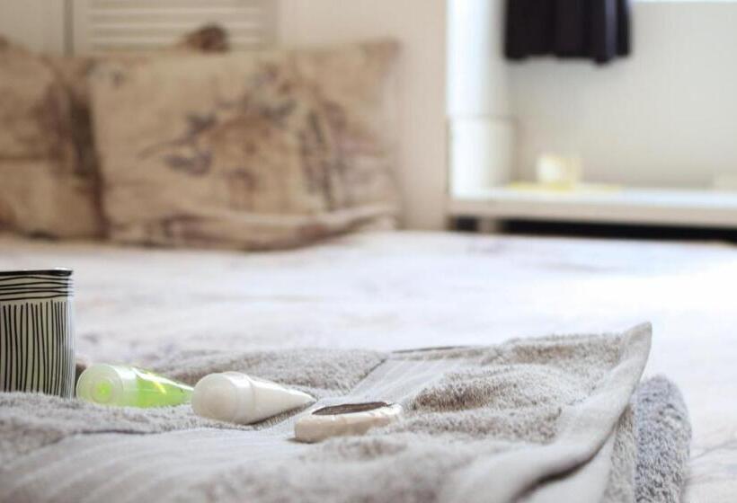 پانسیون Pebbles Guest House Room 3